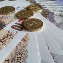 New 20,10 british pounds banknotes and coins