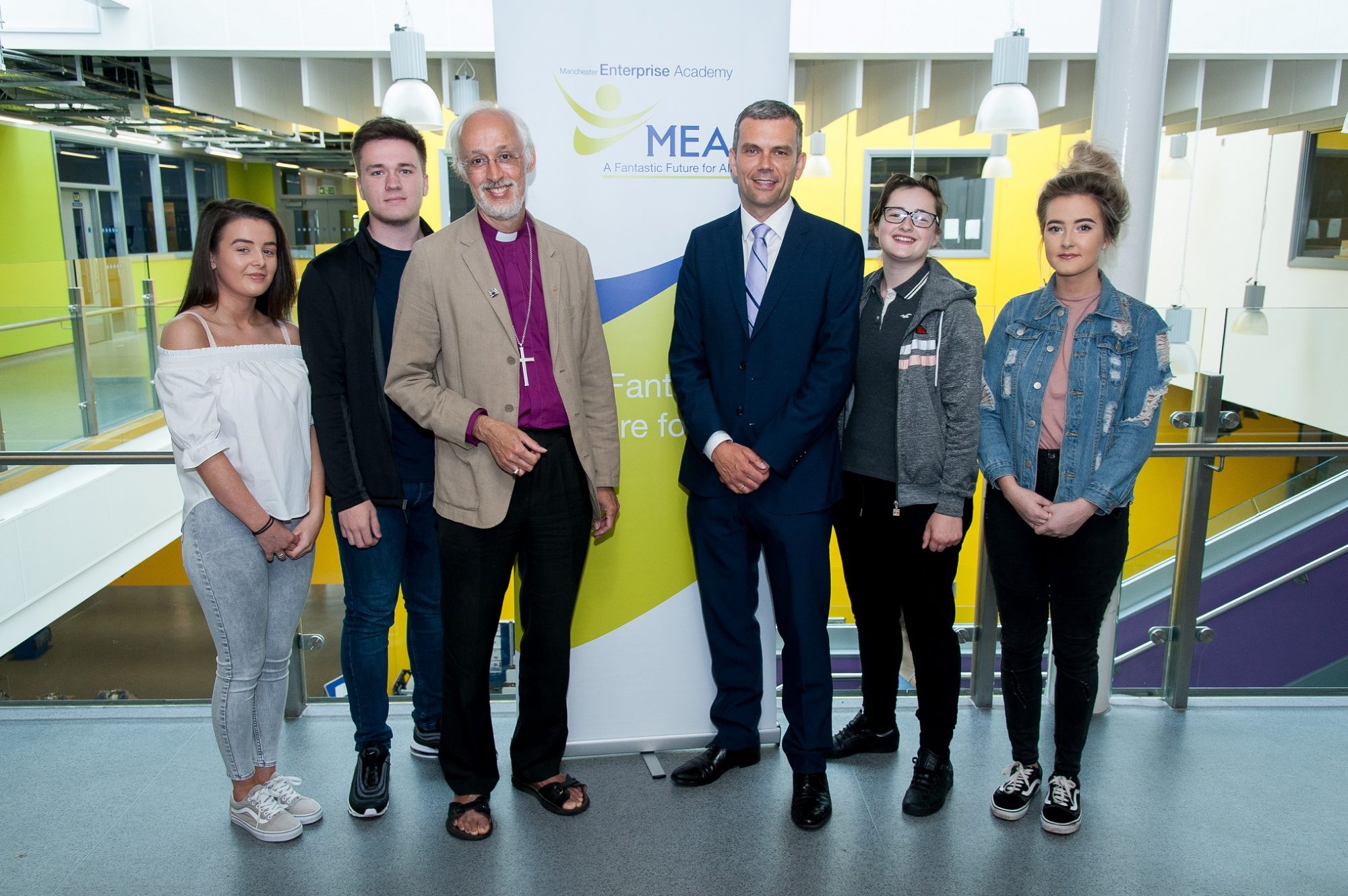 © Mike Poloway/+44(0)1618503338 / mike@poloway.com.  The Chair of WCHG. Bishop of Manchester Rt Rev David Walker visits Manchester Enterprise Academy. 24 August 2017